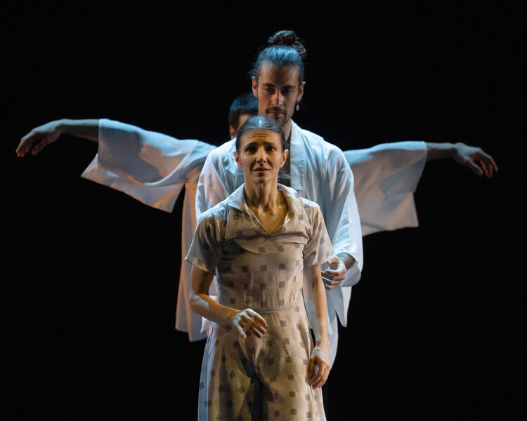 Alina Cojocaru as Gelsomina with Marc Jubete and David Rodriguez as Angels. Photo: Andrej Uspenski.